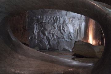 Scultura di marmo nella cava