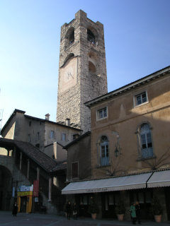 Bergamo: piazza vecchia e il campanone (Torre Civica)