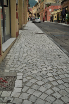 Sanpietrini di marmo di Carrara