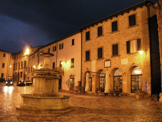 San Leo, the central square