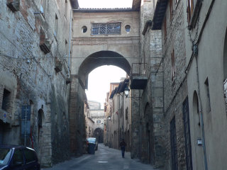 Cerchia di mura concentriche, Todi