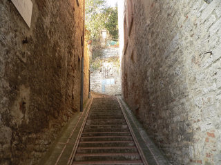 Stradine e vicoli di Todi