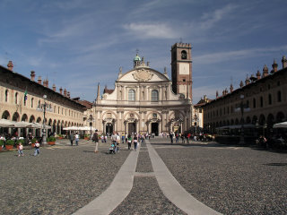 Vigevano, Ducale square